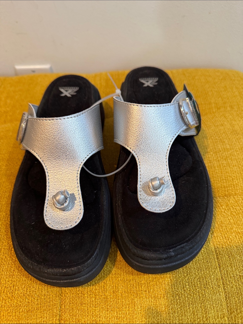 Zeroxposur Silver Toe-Post Buckle Sandals🍀🍀